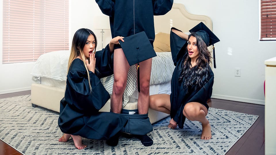 Stepsisters Graduation Day – S17:E4