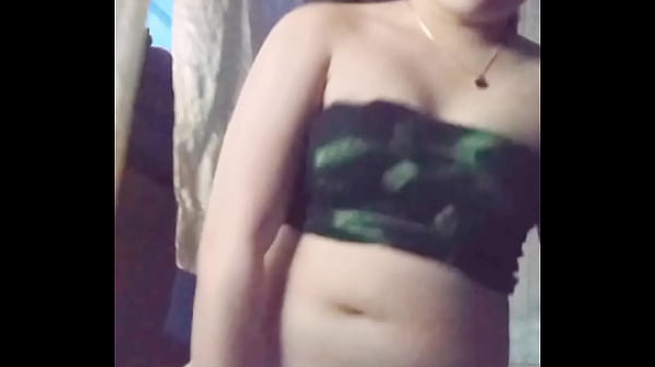 Bianca Kate 18 years old using here 7″ inches deldo