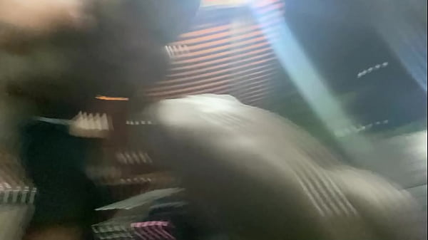 Esposa safada vomita no pau do marido corno