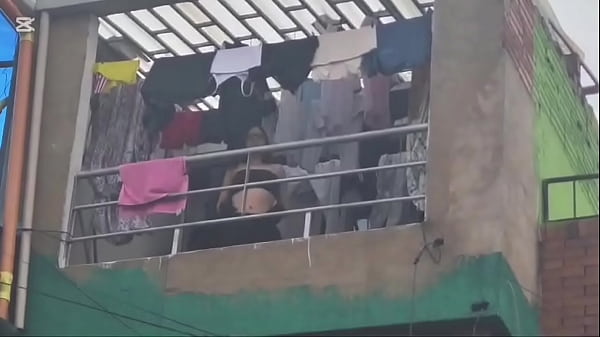 ¡ INSÓLITO VOY PASEANDO EN LA CALLE Y UNA EXHIBICIONISTA ME HACE SEÑAS QUE QUIERE TENER SEXO, YO LE DIJE QUE SI, HOY ES MI DIA DE SUERTE JAJA