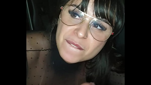 Kalena Mitrak – Primeira vez na casa de swing e ainda rolou muita putaria na rua e no estacionamento