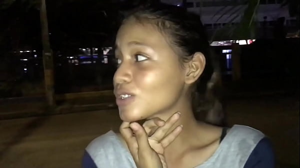 Lost 18-year-old girl met a stranger on the street and they ended up fucking