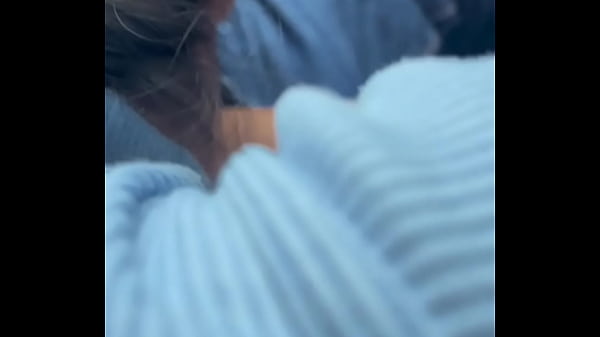 Novata en el sexo luego de fumar.