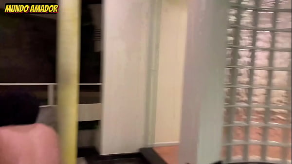 Novinha linda de 18 aninhos querendo dar o cuzinho