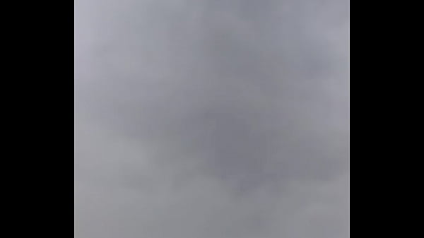 Novinho safado esfolando água sem dó pensando que era a Mia Khalifa