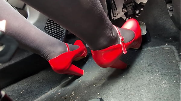 Pedal Pumping in Heels on way to Office
