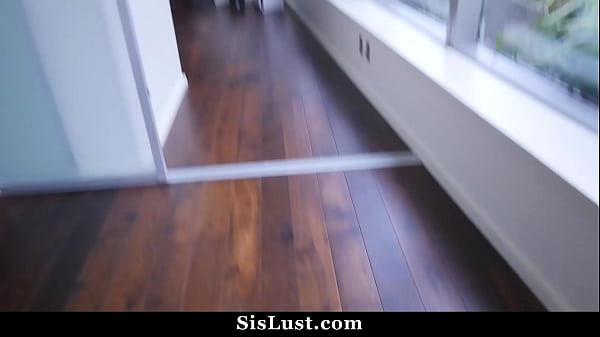 Stepbrother Bends Over and Asks Stepbrother a Little Help – Sislust