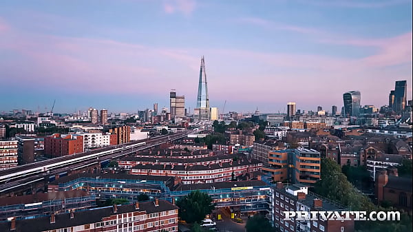 Victoria Summers shows off big tits and gives a wild blowjob