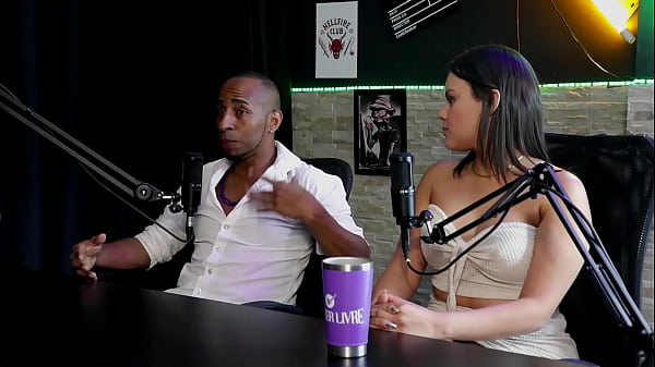 A diferença entre gravar para uma produtora e próprio, tem os julgamentos, gosta de gravar em praias, e sobre sentir tesão… – Negro Top Delícia e Maria Bittencourt (SHEER/RED)