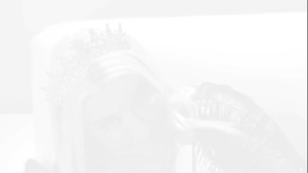 Blonde Slut Leya Falcon’s Tight Pussy Begs For Big Dildos!