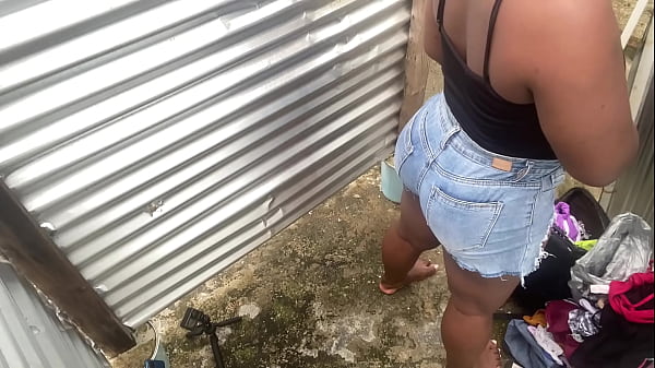 Camara amateur en cabina de playa( lycra)