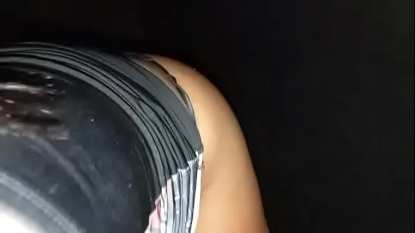 Casada me arrastou pra dentro da cabine na casa de swing em Madureira e deixou o corno pro lado de fora ” depois chegou mais outro casal e fizemos troca .