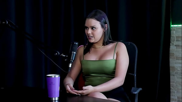 Começou como acompanhante, seu primeiro vídeo foi com dois homens, não manteve segredo da família e tem vontade de fazer gang bang – Maria Bittencourt (SHEER/RED)