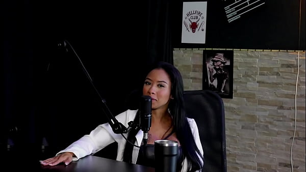 Começou no amador, tem o suporte para as amigas, e achava que era hétero, mas… – Paulistinha (SHEER/RED)