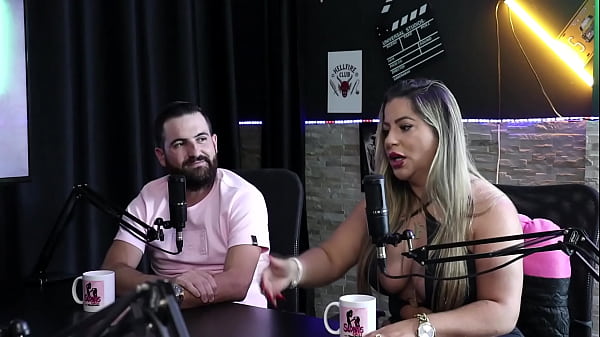 Ela sente ciúmes, mesmo sendo liberal, o marido não deixa ela dar pra outro, fez sexo anal e transou no caminhão – Juli Figueiró e Felipe Larrossa (SHEER/RED)