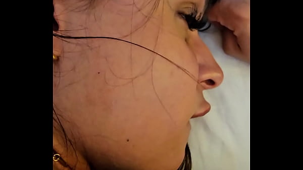 Kalena Mitrak – Enxendo o cuzinho de porra e me sentindo usada