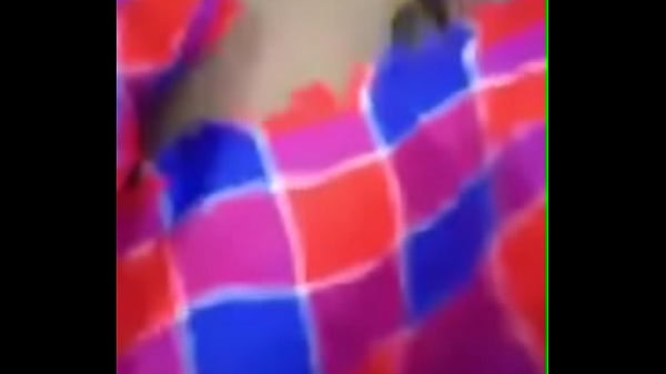 Kenyan women and nail polishers