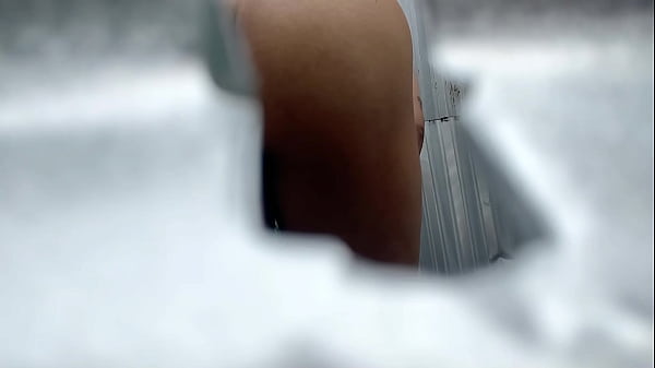 Mujer grabada en cabina al aire libre(CHICA BIG ASS)