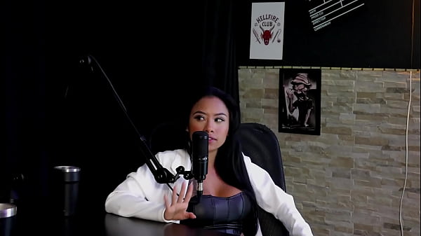 Não gosta de pau grande por ser pequena e te machucar, ficou surpresa quando começou e uma situação com um gringo paraplégico… – Paulistinha (SHEER/RED)