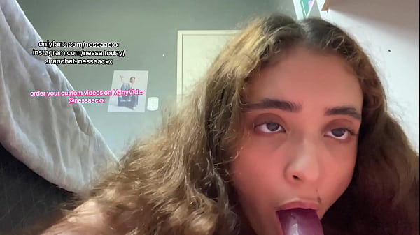 Novinha 18yo Gostosa Chupando Seu Pau Grande Bem Pervertida – POV