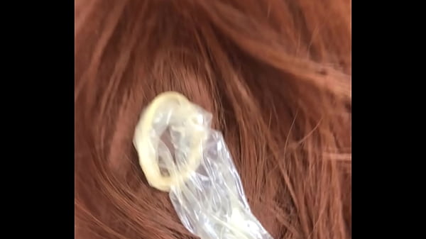 Novinha de 18 anos não aguentou e tirou a camisinha indo leite dentro ( SEX TOY )