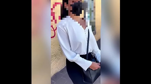 Sexo por DINERO! Le ofrezco DINERO a SEÑORA Mexicana Sumisa que Estaba Esperando su Camión para Irse a Trabajar! Le Doy Dinero para que me la CHUPE en la CALLE y no Vaya a Trabajar! PARTE #1