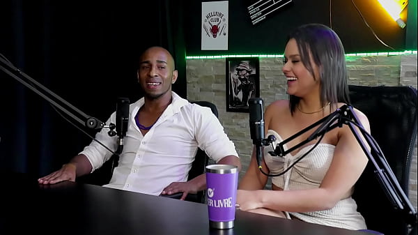 Toparia tentar fazer sexo hard, não gosta de comer cu, usa medicamentos para deixar o pau duro – Negro Top Delícia e Maria Bittencourt (SHEER/RED)