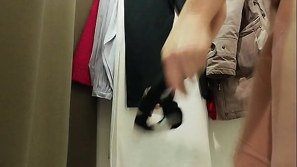 Voyeur – Extreme Hairy Milf In Nylon Pantyhose Trying On Clothes In Dressing Room