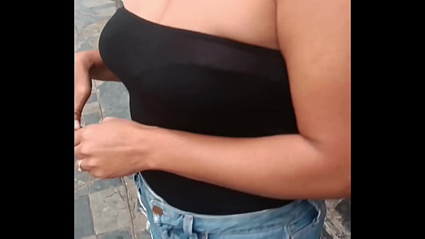 Doble corrida al coño mojado de una desconocida de Tinder Me corri dentro