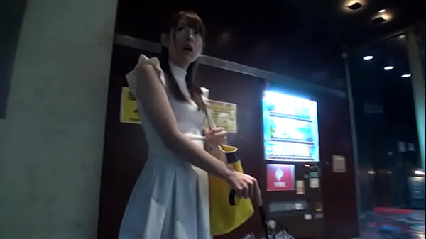 【完全終了】大学生アイドル19歳 コスプレしてスレンダーな身体にハメ撮り映像 1