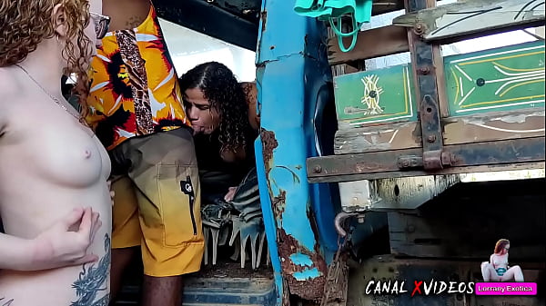 EU E UMA AMIGA COMPRAMOS UM CAMINHÃO FUDENDO GOSTOSO COM O VENDEDOR – COMPLETO NO RED – MARCIO BAIANO OFFICIAL – ELIANE FURACAO E LORRANY EXOTICA