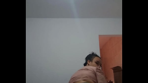 ACORDEI COM FOGO NA BUCETINHA CARENTE PROCURANDO ALGUEM PARA APAGAR