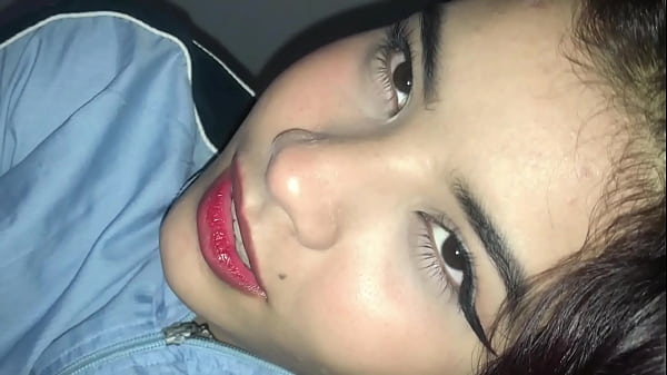 Gran hermanastro, ¿por qué me mostraste tu polla? Ahora chuparé con avidez y te sentaré con mi apretado coño mojado