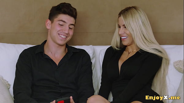 Mrs. Naughty flaunts her skills.A insatiable housewife fellates her visitor in the kitchen – love warm hard-core porn!