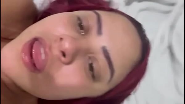 Pamela Sagaz a ruiva mais safada mais gostosa dançando pelada pra vocês – Sabem onde acha-la né então desenrola pra ver se rola