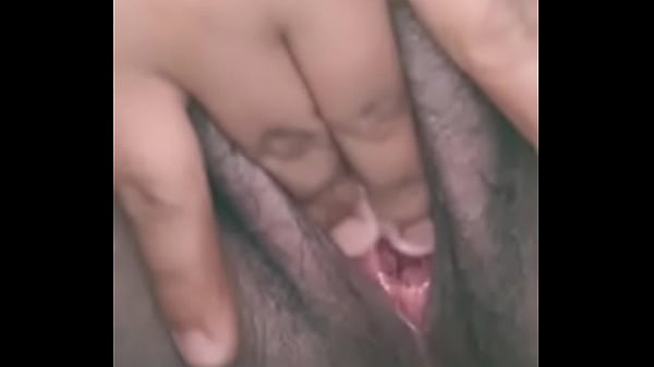 pretinha gozou na siririca indo minha rola