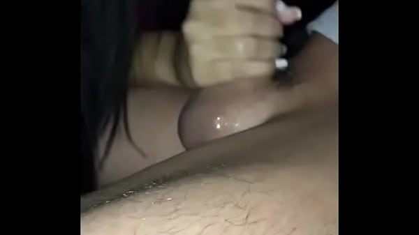 Se faire sucer mon camion en public par une cochonne française