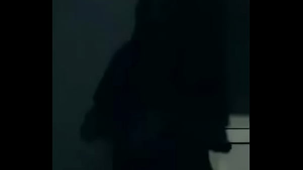 Você gozaria pra mim? Tayla putinha de 18 rebolando no escuro querendo pica