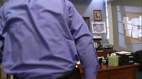 She got to know that her new coworker has a huge dick and had to test it immediately