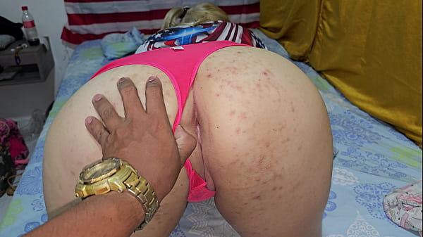 MARI BLONDE’S GIANT, ROUND, PERFECT ASS.