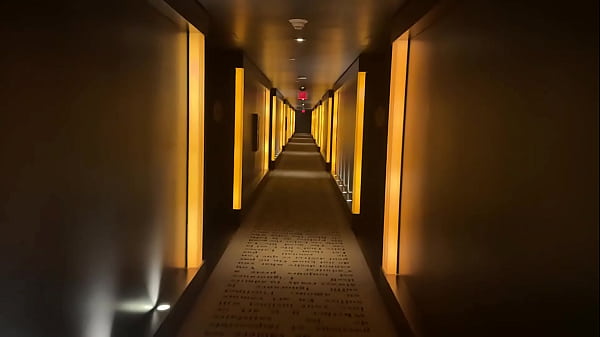 Walking down the hotel hallway, my flip-flops are LAF! There’s some  waiting for me behind one of these doors. I’ …