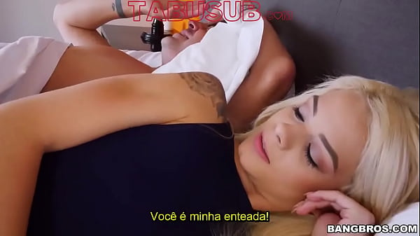 Enteada querendo dormir com o padrasto Legendado