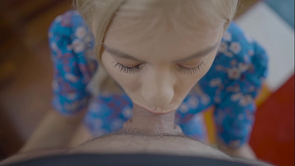 HORNY SECRETARY – SUCKING DICK AT WORK