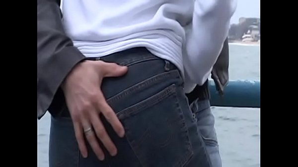 It was real bringdown for pilot’s assistant  when senior cabin attendant Katia De Val met him on the boat landing and proposed him to give some head