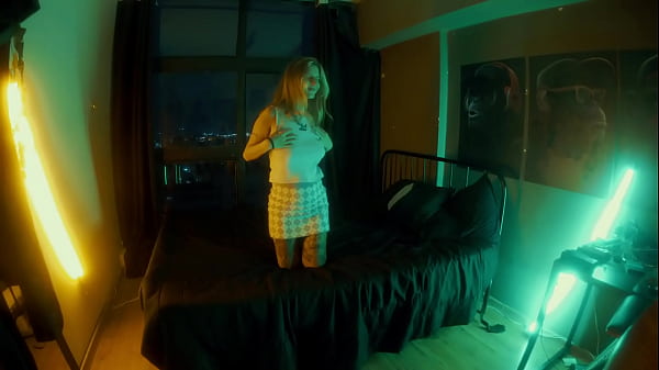 Petite 18 yo Blonde Intern Twerking and fucking coworker after Work – Bitch Coin