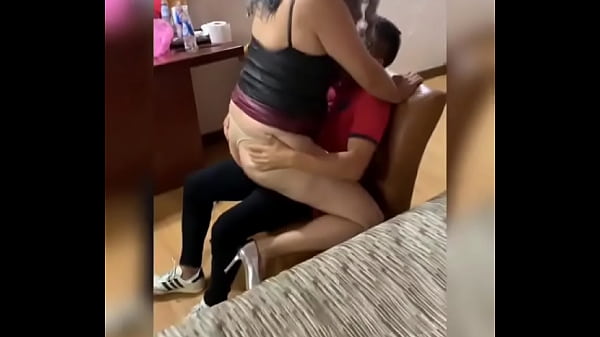 Pareja amateur teniendo sexo matutino, video casero