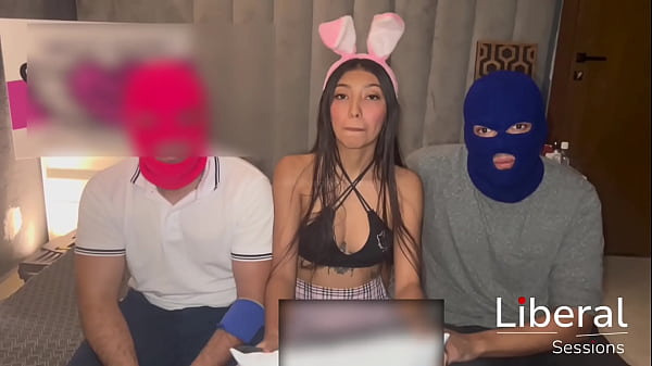 A mi traje de conejita le hace falta la colita de conejo