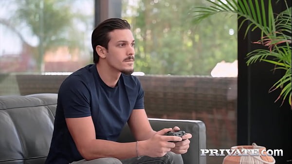 Do you want to see Isabella Angelina work out?