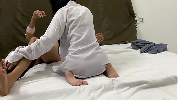 XXX Porn video – MY STEP SISTER GOT NAKED AT NIGHT AND CLIMBED ON MY BIG COCK