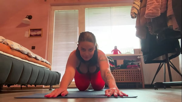 Try Not To Cum Watching Milf Yoga Routine